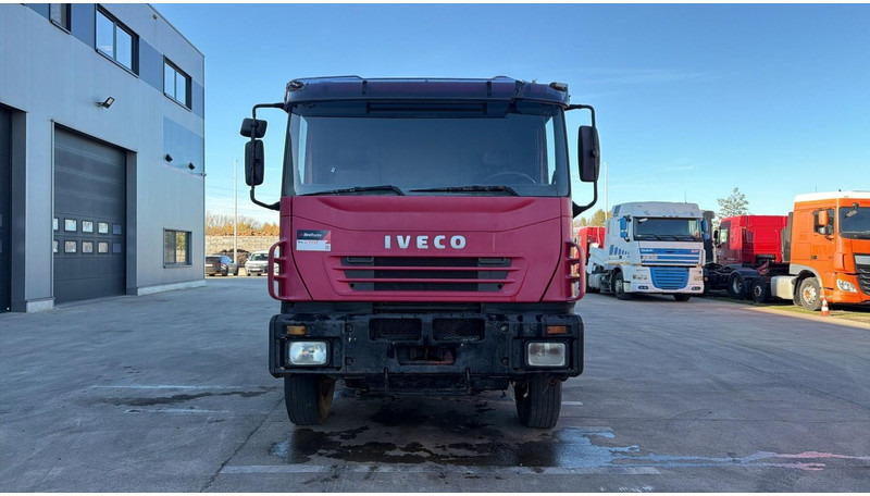 Iveco Eurotrakker 260 E 34 (POMPE MANUELLE / MANUAL PUMP / LAMES / GRAND PONT / BOITE MANUELLE) - Autocarro ribaltabile: foto 5 Iveco Eurotrakker 260 E 34 (POMPE MANUELLE / MANUAL PUMP / LAMES / GRAND PONT / BOITE MANUELLE) - Autocarro ribaltabile: foto 5