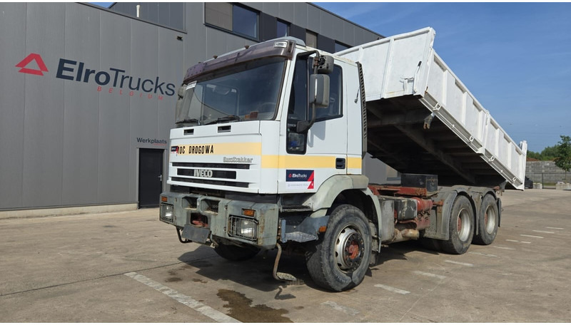 Iveco Eurotrakker 260 E 37 (POMPE MANUELLE / MANUAL PUMP / BOITE MANUELLE / GRAND PONT / LAMES) - Autocarro ribaltabile: foto 1 Iveco Eurotrakker 260 E 37 (POMPE MANUELLE / MANUAL PUMP / BOITE MANUELLE / GRAND PONT / LAMES) - Autocarro ribaltabile: foto 1