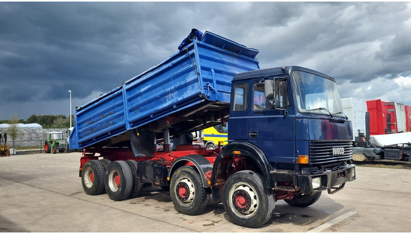Iveco Magirus 340-34 (GRAND PONT / LAMES / POMPE MANUELLE / PARFAIT) - Autocarro ribaltabile: foto 4 Iveco Magirus 340-34 (GRAND PONT / LAMES / POMPE MANUELLE / PARFAIT) - Autocarro ribaltabile: foto 4