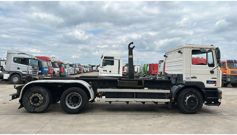 MAN 26.312 (6 CYLINDER / 6X2 / BELGIAN TRUCK IN GOOD CONDITION) - Autocarro telaio: foto 4 MAN 26.312 (6 CYLINDER / 6X2 / BELGIAN TRUCK IN GOOD CONDITION) - Autocarro telaio: foto 4