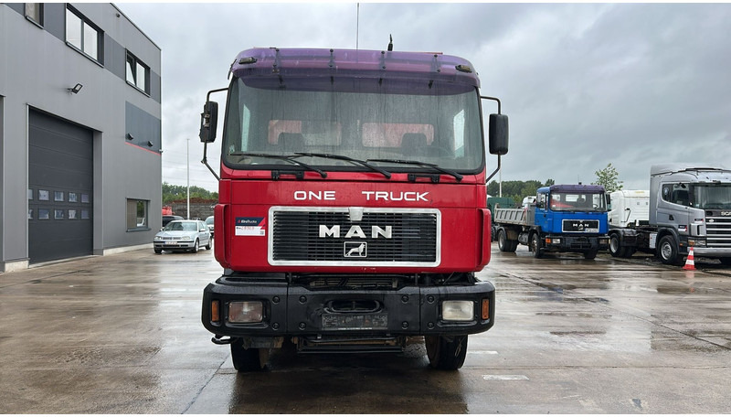 MAN 26.403 (STEEL SUSPENSION / VERY CLEAN / 6 CYLINDER / BIG AXLE / EURO 2) - Autocarro ribaltabile: foto 2 MAN 26.403 (STEEL SUSPENSION / VERY CLEAN / 6 CYLINDER / BIG AXLE / EURO 2) - Autocarro ribaltabile: foto 2