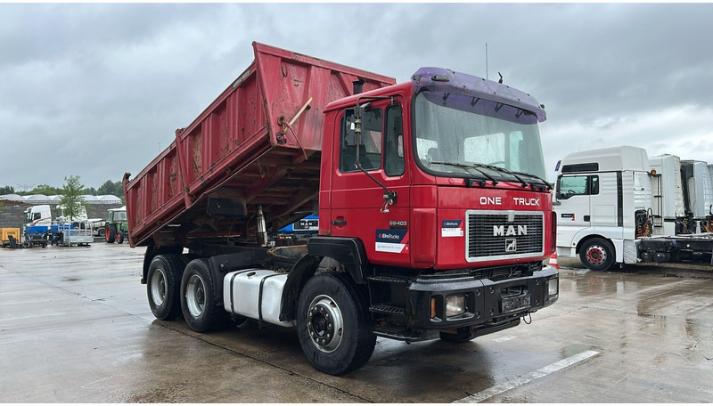 MAN 26.403 (STEEL SUSPENSION / VERY CLEAN / 6 CYLINDER / BIG AXLE / EURO 2) - Autocarro ribaltabile: foto 3 MAN 26.403 (STEEL SUSPENSION / VERY CLEAN / 6 CYLINDER / BIG AXLE / EURO 2) - Autocarro ribaltabile: foto 3