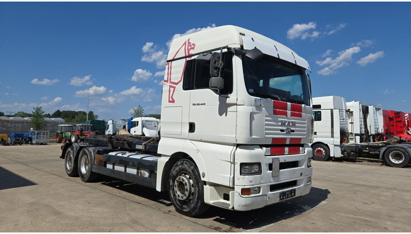 MAN TGA 26.440 (MANUAL GEARBOX / FRONT STEEL / 6X2 / BOITE MANUELLE / DEVANT LAMES) - Autocarro telaio: foto 4 MAN TGA 26.440 (MANUAL GEARBOX / FRONT STEEL / 6X2 / BOITE MANUELLE / DEVANT LAMES) - Autocarro telaio: foto 4