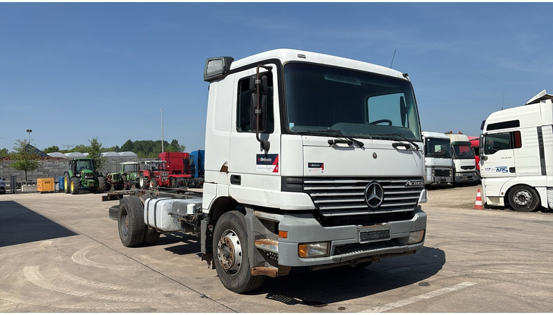 Mercedes-Benz Actros 1835 (LAMES / GRAND PONT / 12000L / V6 / EURO 2) - Autocarro telaio: foto 3 Mercedes-Benz Actros 1835 (LAMES / GRAND PONT / 12000L / V6 / EURO 2) - Autocarro telaio: foto 3
