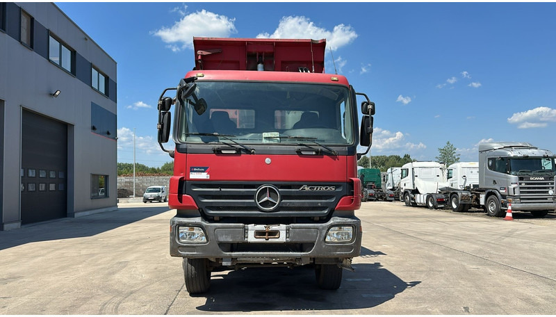 Mercedes-Benz Actros 4141 (8X6 / LAMES / STEEL / BIG AXLE / GRAND PONT / TAMBOURS / MANUAL GETRIEBE / MANUAL GEARBOX) - Autocarro ribaltabile: foto 2 Mercedes-Benz Actros 4141 (8X6 / LAMES / STEEL / BIG AXLE / GRAND PONT / TAMBOURS / MANUAL GETRIEBE / MANUAL GEARBOX) - Autocarro ribaltabile: foto 2