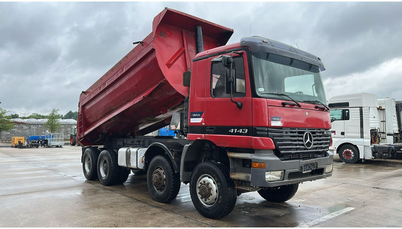 Mercedes-Benz Actros 4143 (BOITE MANUELLE / 8X8 / MANUAL GEARBOX / LAMES / GRAND PONT / BIG AXLE) - Autocarro ribaltabile: foto 3 Mercedes-Benz Actros 4143 (BOITE MANUELLE / 8X8 / MANUAL GEARBOX / LAMES / GRAND PONT / BIG AXLE) - Autocarro ribaltabile: foto 3