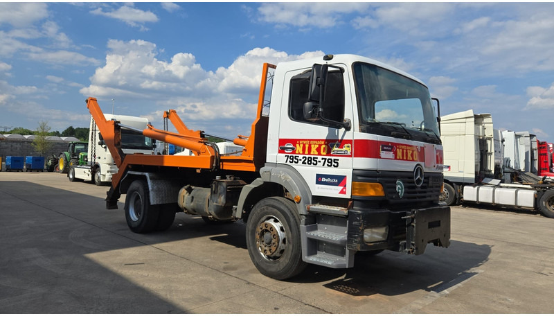 Mercedes-Benz Atego 1823 (BIG AXLE / STEEL SUSP. / LAMES / BOITE MANUELLE / MANUAL GETRIEBE) - Autocarro portacontainer/ Caisse interchangeable: foto 3 Mercedes-Benz Atego 1823 (BIG AXLE / STEEL SUSP. / LAMES / BOITE MANUELLE / MANUAL GETRIEBE) - Autocarro portacontainer/ Caisse interchangeable: foto 3