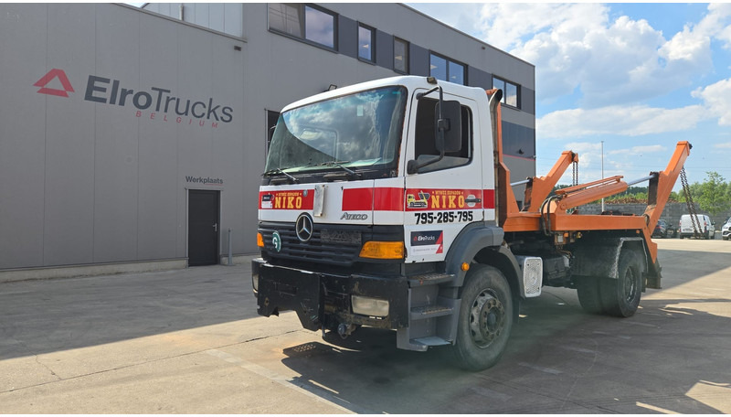 Mercedes-Benz Atego 1823 (BIG AXLE / STEEL SUSP. / LAMES / BOITE MANUELLE / MANUAL GETRIEBE) - Autocarro portacontainer/ Caisse interchangeable: foto 1 Mercedes-Benz Atego 1823 (BIG AXLE / STEEL SUSP. / LAMES / BOITE MANUELLE / MANUAL GETRIEBE) - Autocarro portacontainer/ Caisse interchangeable: foto 1