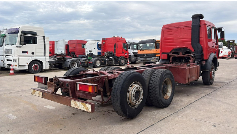 Mercedes-Benz SK 2233 (GRAND PONT / V8 AVEC 2X TURBO / BIG AXLE) - Autocarro telaio: foto 4 Mercedes-Benz SK 2233 (GRAND PONT / V8 AVEC 2X TURBO / BIG AXLE) - Autocarro telaio: foto 4