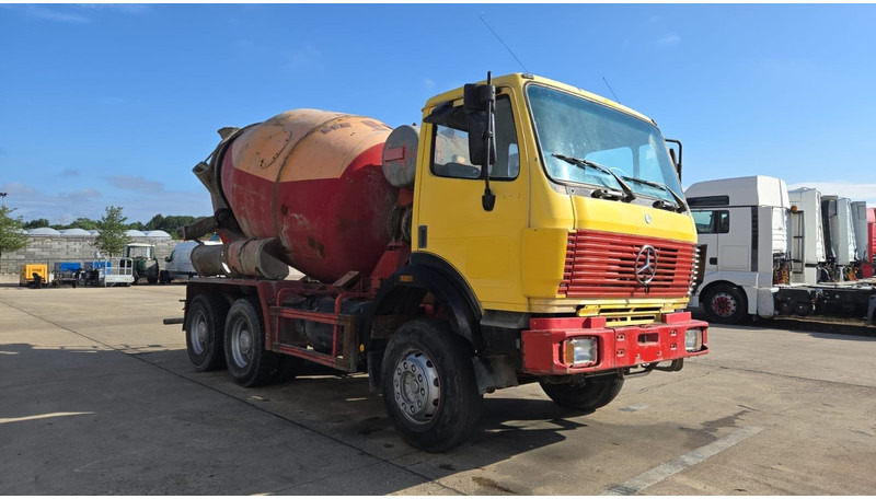Mercedes-Benz SK 2527 (MALAXEUR / MIXER / POSSIBLE COMME CHASSIS / 6X4 / LAMES / GRAND PONT) - Autobetoniera: foto 5 Mercedes-Benz SK 2527 (MALAXEUR / MIXER / POSSIBLE COMME CHASSIS / 6X4 / LAMES / GRAND PONT) - Autobetoniera: foto 5