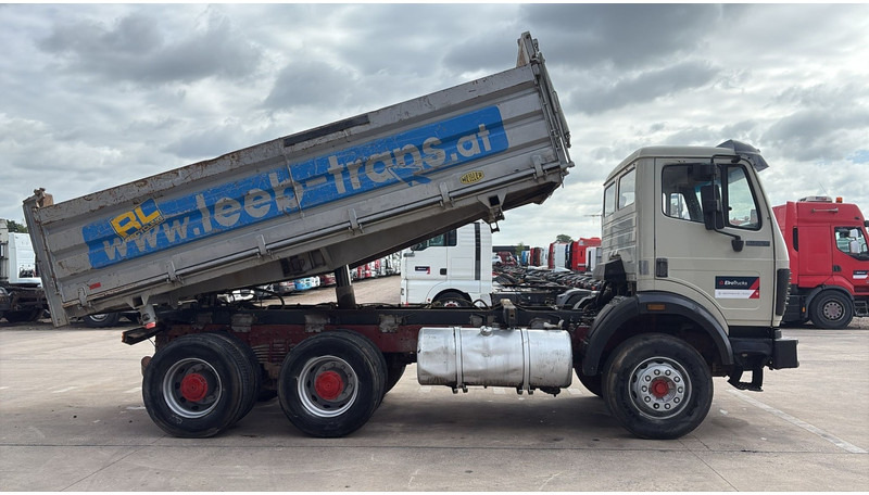 Mercedes-Benz SK 2527 (V6 / GRAND PONT / LAMES / BOITE MANUELLE / MANUAL GEARBOX) - Autocarro ribaltabile: foto 4 Mercedes-Benz SK 2527 (V6 / GRAND PONT / LAMES / BOITE MANUELLE / MANUAL GEARBOX) - Autocarro ribaltabile: foto 4