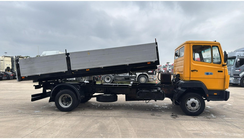 Mercedes-Benz SK 814 (MANUAL PUMP / POMPE MANUELLE / LAMES) - Autocarro ribaltabile: foto 3 Mercedes-Benz SK 814 (MANUAL PUMP / POMPE MANUELLE / LAMES) - Autocarro ribaltabile: foto 3