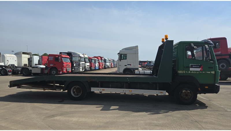 Mercedes-Benz SK 814 (MANUAL PUMP / STEEL SUSP. / POMPE MANUELLE / LAMES / 6 CYLINDER) - Autocarro trasporto automezzi: foto 4 Mercedes-Benz SK 814 (MANUAL PUMP / STEEL SUSP. / POMPE MANUELLE / LAMES / 6 CYLINDER) - Autocarro trasporto automezzi: foto 4
