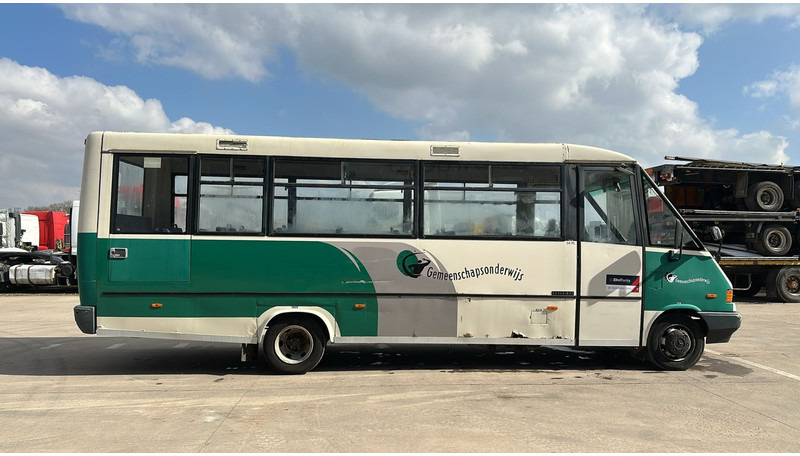 Mercedes-Benz Vario 614 (BELGIAN BUS / MANUAL PUMP / POMPE MANUELLE / BOITE MANUELLE / LAMES) - Autobus urbano: foto 4 Mercedes-Benz Vario 614 (BELGIAN BUS / MANUAL PUMP / POMPE MANUELLE / BOITE MANUELLE / LAMES) - Autobus urbano: foto 4