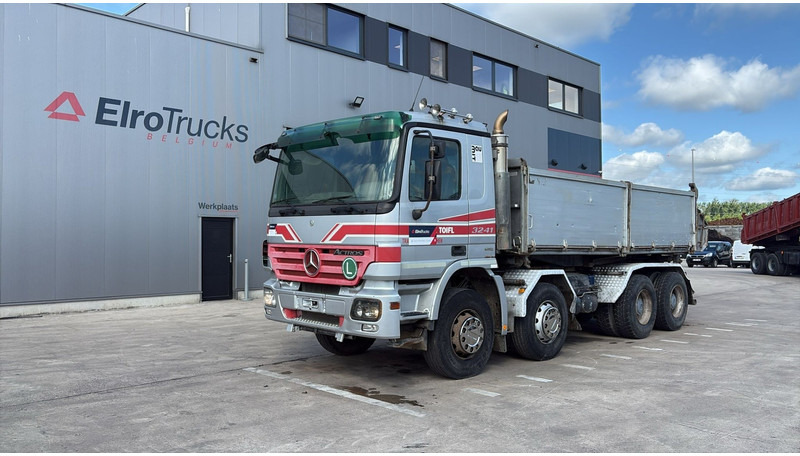 Mercedes-Benz actros 3241 (8X4 / LAMES / GRAND PONT / GRAND BENNE / TRES BONNE ETAT) - Autocarro ribaltabile: foto 1 Mercedes-Benz actros 3241 (8X4 / LAMES / GRAND PONT / GRAND BENNE / TRES BONNE ETAT) - Autocarro ribaltabile: foto 1