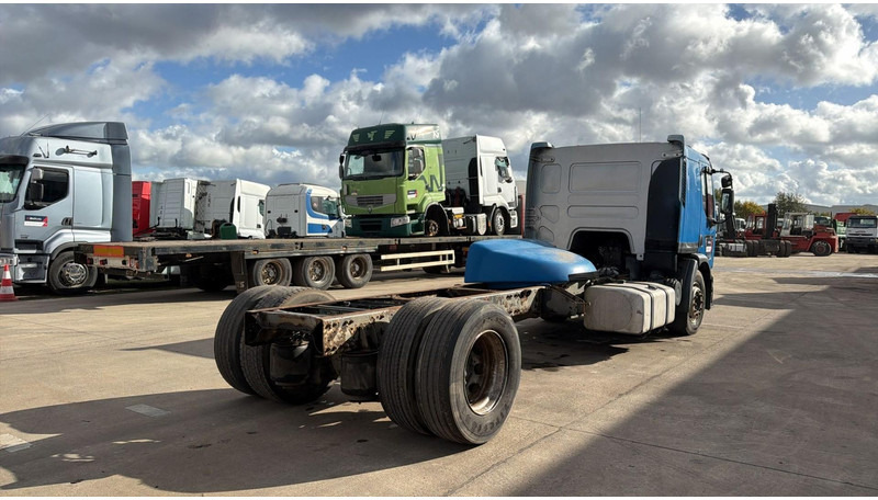 Renault Premium 320 (BOITE MANUELLE / MANUAL GEARBOX) - Autocarro telaio: foto 4 Renault Premium 320 (BOITE MANUELLE / MANUAL GEARBOX) - Autocarro telaio: foto 4