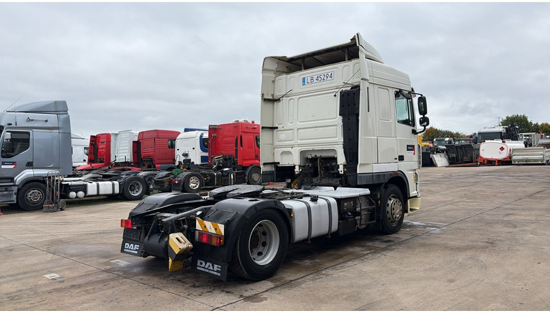 DAF XF 105.460 (BOITE MANUELLE / MANUAL GEARBOX) - Trattore stradale: foto 4 DAF XF 105.460 (BOITE MANUELLE / MANUAL GEARBOX) - Trattore stradale: foto 4