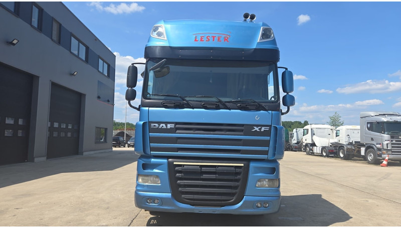 DAF XF 105.460 (BOITE MANUELLE / MANUAL GEARBOX / PARFAIT ETAT / TRES PROPRE) - Trattore stradale: foto 2 DAF XF 105.460 (BOITE MANUELLE / MANUAL GEARBOX / PARFAIT ETAT / TRES PROPRE) - Trattore stradale: foto 2
