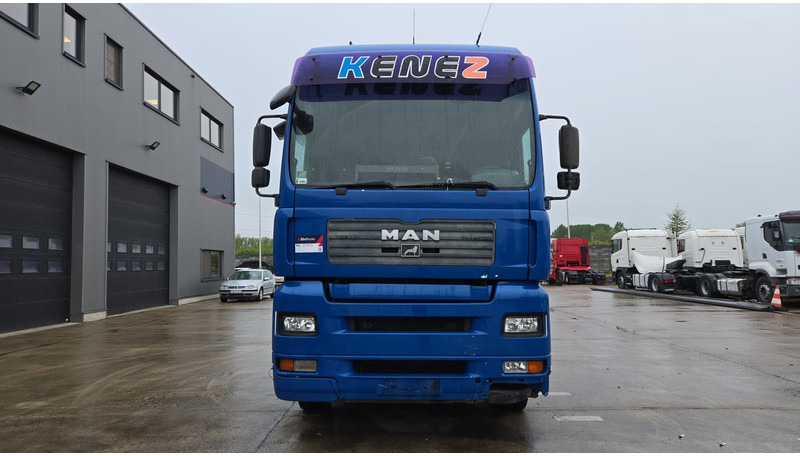 MAN TGA 18.410 (864.000 KM / MANUAL PUMP / MANUAL GEARBOX / RETARDER / POMPE MANUELLE) - Trattore stradale: foto 2 MAN TGA 18.410 (864.000 KM / MANUAL PUMP / MANUAL GEARBOX / RETARDER / POMPE MANUELLE) - Trattore stradale: foto 2