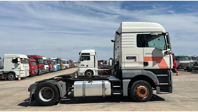 MAN TGA 18.430 (BOITE MANUELLE / MANUAL GEARBOX) - Trattore stradale: foto 4 MAN TGA 18.430 (BOITE MANUELLE / MANUAL GEARBOX) - Trattore stradale: foto 4