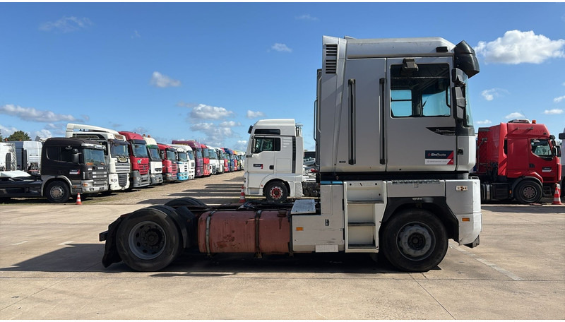 Renault Magnum 430 (POMPE MANUELLE / MANUAL PUMP / BOITE MANUELLE) - Trattore stradale: foto 5 Renault Magnum 430 (POMPE MANUELLE / MANUAL PUMP / BOITE MANUELLE) - Trattore stradale: foto 5