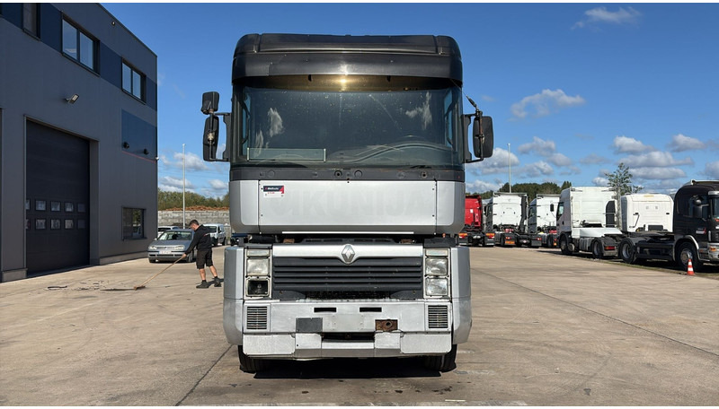 Renault Magnum 430 (POMPE MANUELLE / MANUAL PUMP / BOITE MANUELLE) - Trattore stradale: foto 2 Renault Magnum 430 (POMPE MANUELLE / MANUAL PUMP / BOITE MANUELLE) - Trattore stradale: foto 2