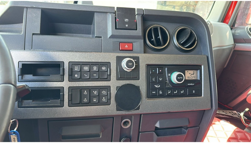 Leasing di Renault T 460 (GOOD CONDITION / AIRCO / CLEAN CHASSIS / 2 TANKS) Renault T 460 (GOOD CONDITION / AIRCO / CLEAN CHASSIS / 2 TANKS): foto 16