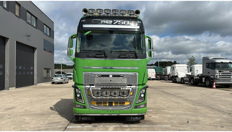 Volvo FH 750 (170 TONS / BE TRUCK / FIRST OWNER / TOP CONDITION / 6X4 / BIG HUB / RETARDER) - Trattore stradale: foto 4 Volvo FH 750 (170 TONS / BE TRUCK / FIRST OWNER / TOP CONDITION / 6X4 / BIG HUB / RETARDER) - Trattore stradale: foto 4