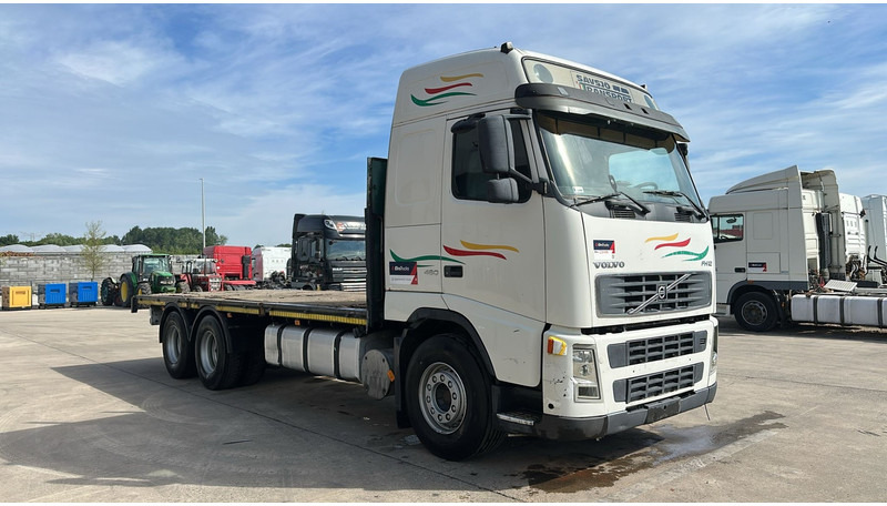 Volvo FH 12 - 460 (BOITE MANUELLE / MANUAL GEARBOX / 10 TYRES / 6X2 / AC / AIRCO) - Autocarro con pianale/ Cassone fisso: foto 3 Volvo FH 12 - 460 (BOITE MANUELLE / MANUAL GEARBOX / 10 TYRES / 6X2 / AC / AIRCO) - Autocarro con pianale/ Cassone fisso: foto 3