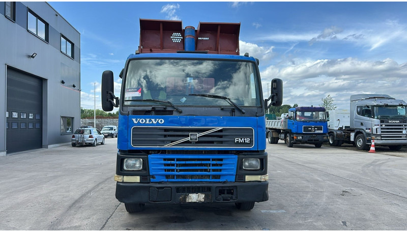 Volvo FM 12 - 340 (MANUAL GEARBOX / STEEL SUSPENSION / LAMES / BOITE MANUELLE) - Autocarro ribaltabile: foto 2 Volvo FM 12 - 340 (MANUAL GEARBOX / STEEL SUSPENSION / LAMES / BOITE MANUELLE) - Autocarro ribaltabile: foto 2