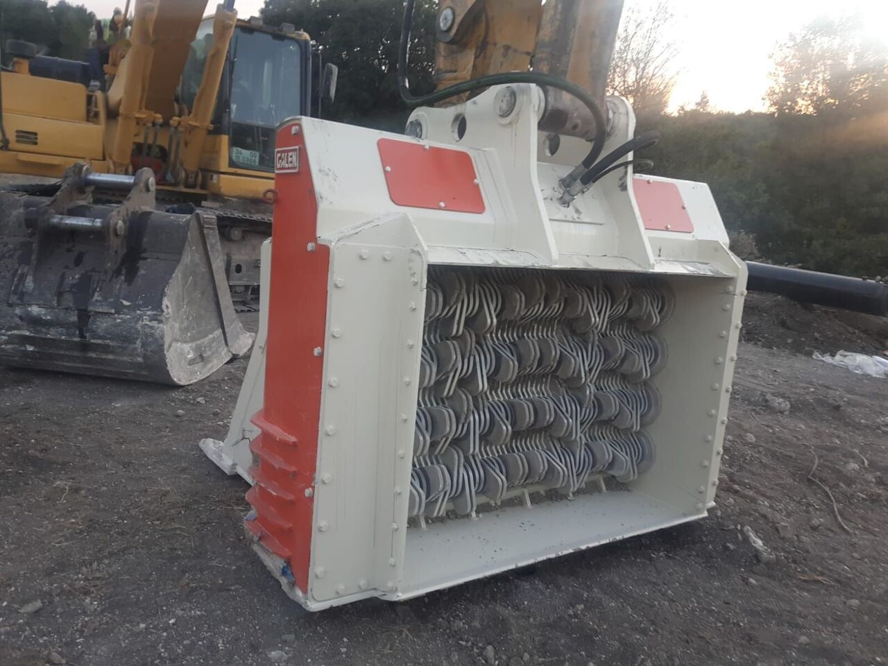 Galen Impact Screening Bucket - Benna con pinza: foto 4 Galen Impact Screening Bucket - Benna con pinza: foto 4