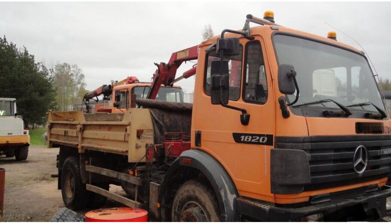 Mercedes-Benz 1820 - Autocarro ribaltabile, Camion con gru: foto 1 Mercedes-Benz 1820 - Autocarro ribaltabile, Camion con gru: foto 1