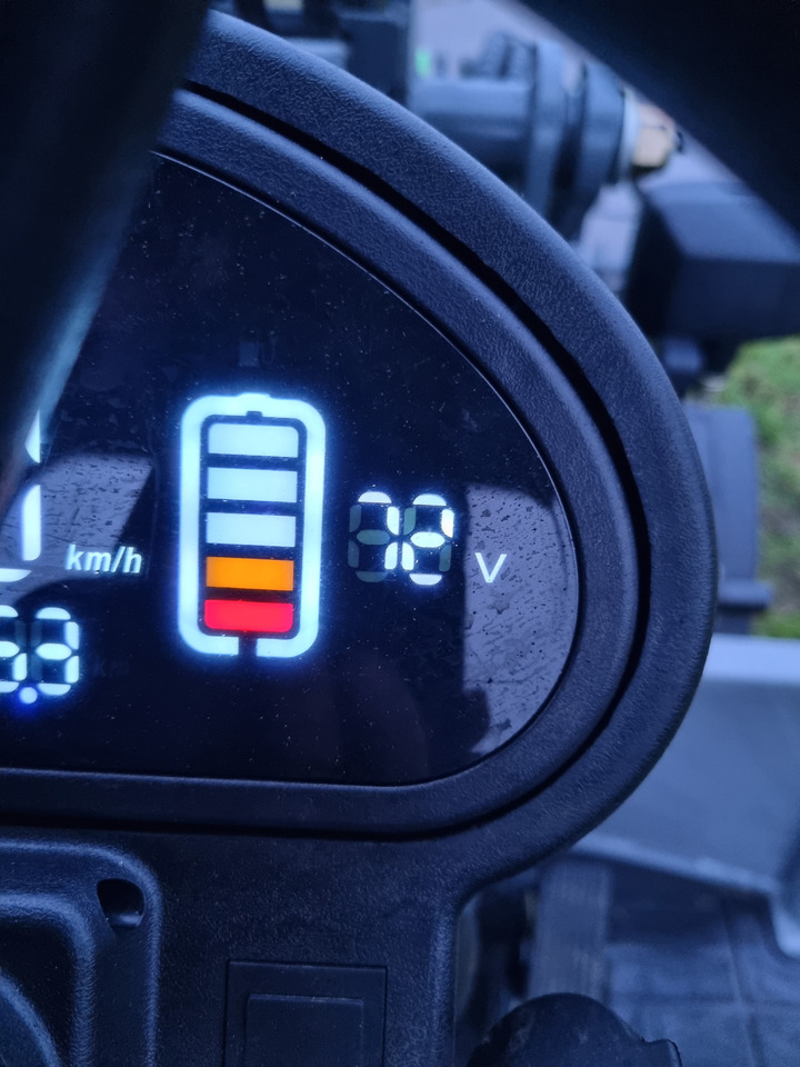 WCM L2110e E-Power - Pala gommata: foto 4 WCM L2110e E-Power - Pala gommata: foto 4