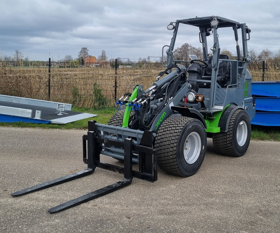 WCM - L2316 - Pala gommata: foto 2 WCM - L2316 - Pala gommata: foto 2