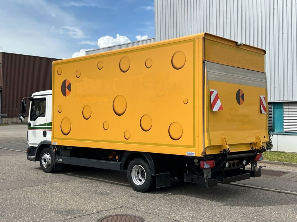 MAN TGL 8.220 Kühlkoffer 5,26m LBW Klima Luftgef. MAN TGL 8.220 Kühlkoffer 5,26m LBW Klima Luftgef. - Furgone frigo: foto 5 MAN TGL 8.220 Kühlkoffer 5,26m LBW Klima Luftgef. MAN TGL 8.220 Kühlkoffer 5,26m LBW Klima Luftgef. - Furgone frigo: foto 5