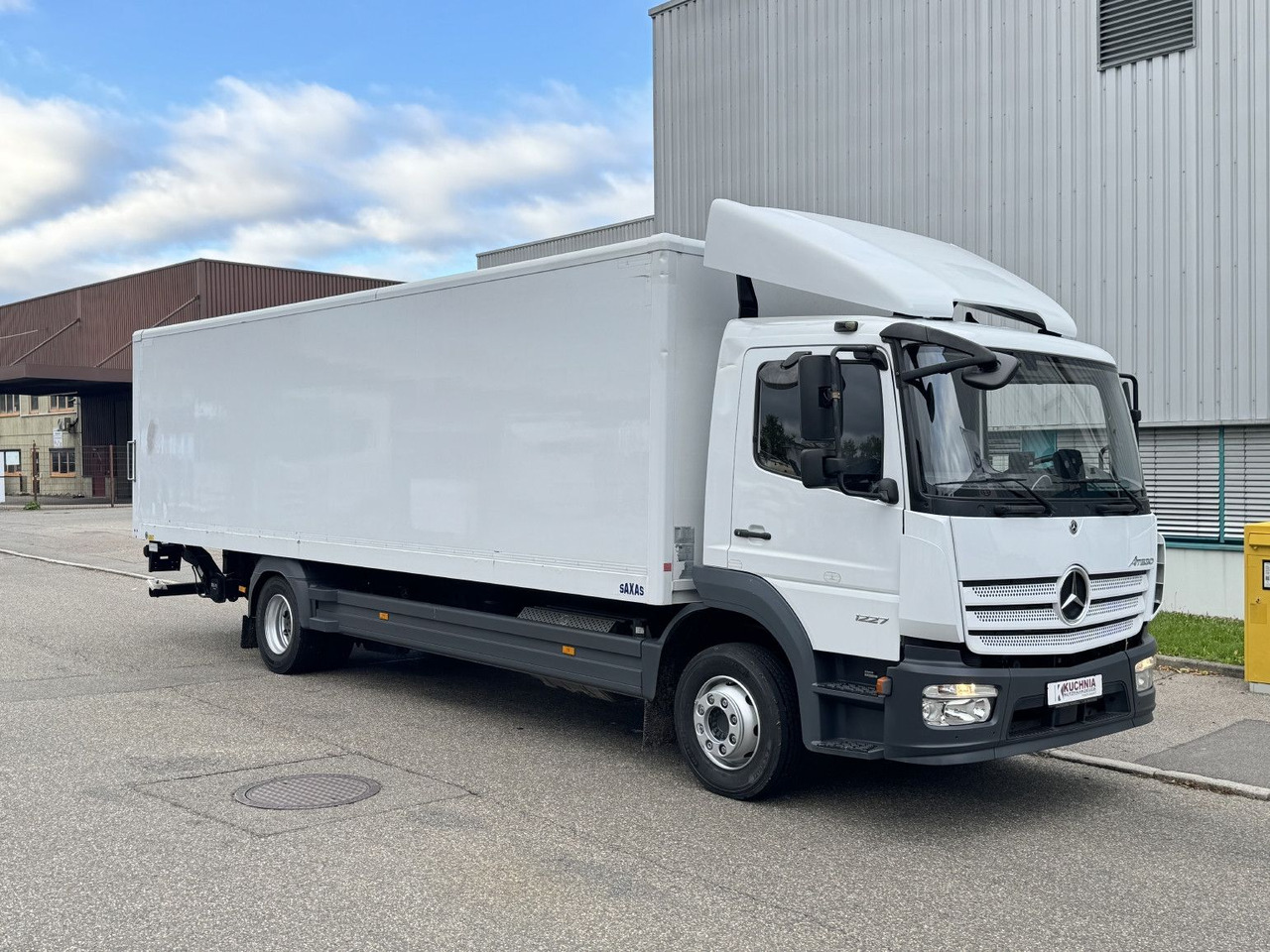 Mercedes-Benz Atego 1227L Koffer 8m LBW Klima Diff. Sperre - Autocarro furgonato: foto 3 Mercedes-Benz Atego 1227L Koffer 8m LBW Klima Diff. Sperre - Autocarro furgonato: foto 3