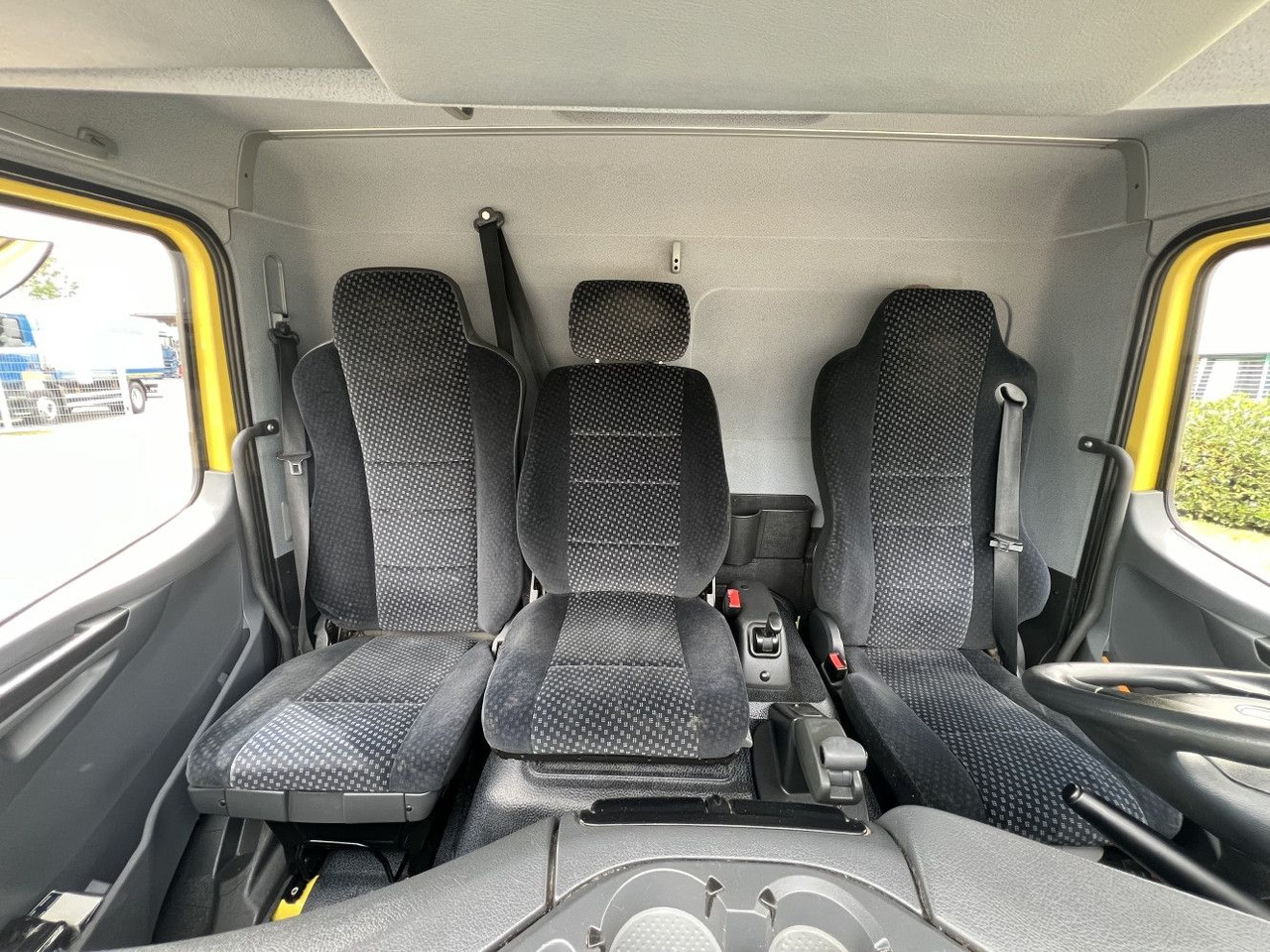 Leasing di  Mercedes-Benz Atego 816L Möbelkoffer 6,15m LBW 3-Sitze Euro-5 Mercedes-Benz Atego 816L Möbelkoffer 6,15m LBW 3-Sitze Euro-5: foto 15