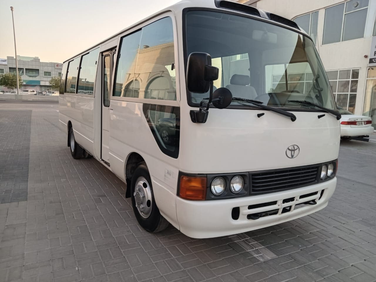 TOYOTA Coaster ... 30 places - diesel - climatisé ... BELGIQUE.. - Minibus, Pulmino: foto 2 TOYOTA Coaster ... 30 places - diesel - climatisé ... BELGIQUE.. - Minibus, Pulmino: foto 2