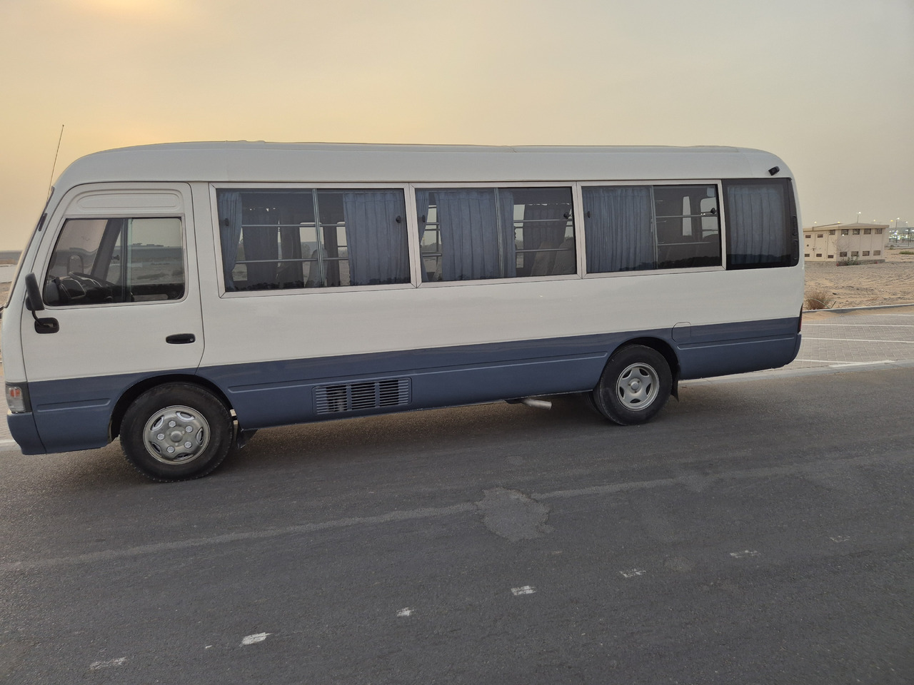 Toyota Coaster ... 30 places - climatisé - Minibus, Pulmino: foto 3 Toyota Coaster ... 30 places - climatisé - Minibus, Pulmino: foto 3