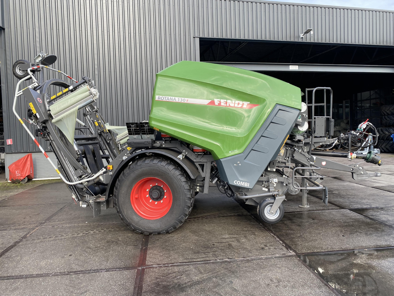 Fendt Rotana 130F - Fasciatore: foto 2 Fendt Rotana 130F - Fasciatore: foto 2