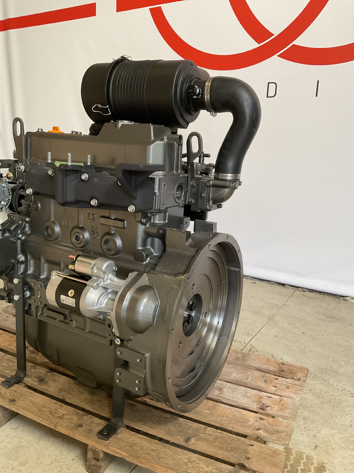 Yanmar 4TNV98 - Motore: foto 4 Yanmar 4TNV98 - Motore: foto 4