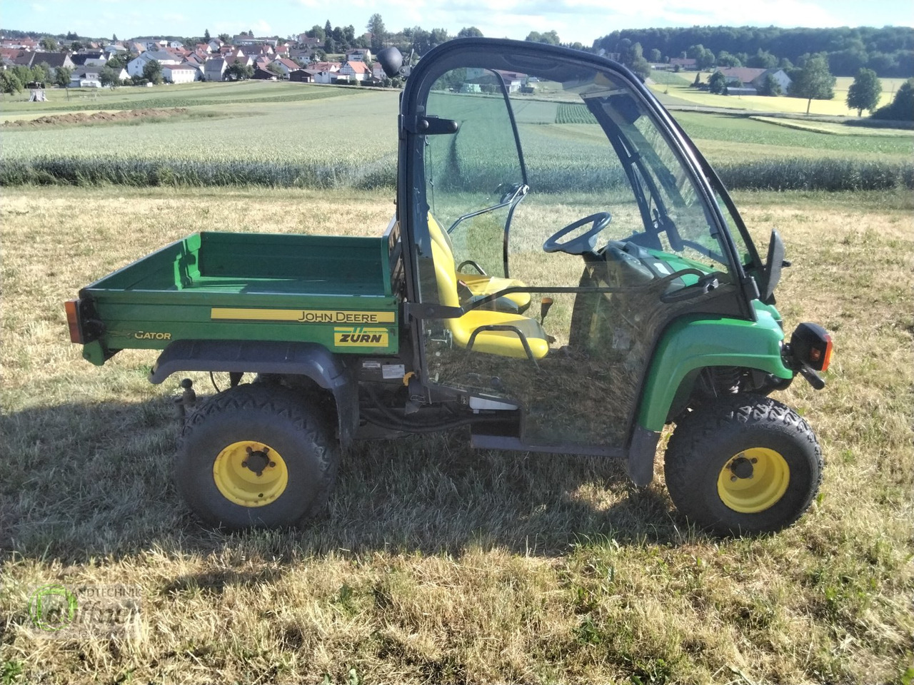 John Deere Gator 4X2 - Quad: foto 1 John Deere Gator 4X2 - Quad: foto 1