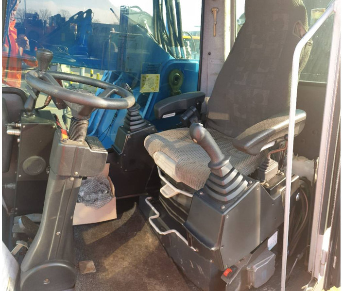 Escavatore per movimentazione per il trasporto di rifiuti Fuchs MHL350D: foto 16