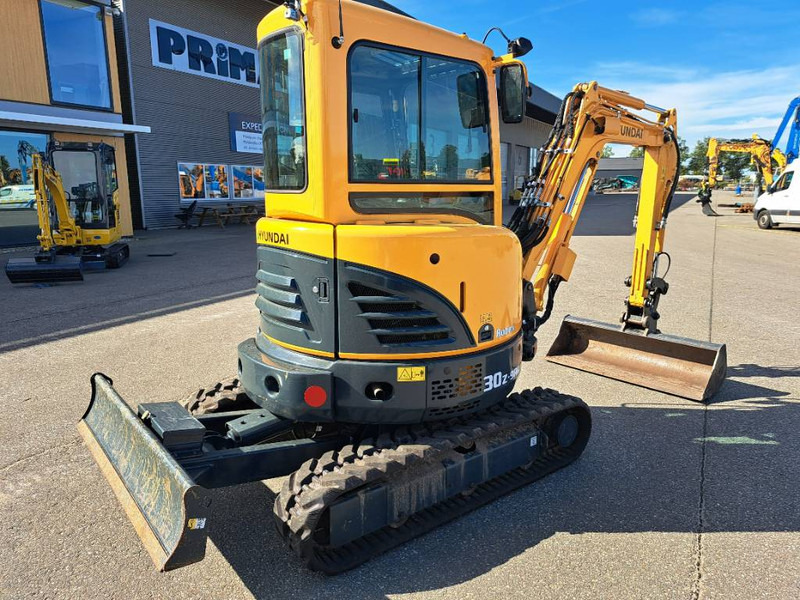 Hyundai R30 Z-9AK - Miniescavatore: foto 4 Hyundai R30 Z-9AK - Miniescavatore: foto 4