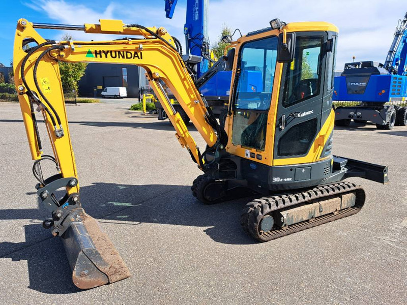 Hyundai R30 Z-9AK - Miniescavatore: foto 1 Hyundai R30 Z-9AK - Miniescavatore: foto 1