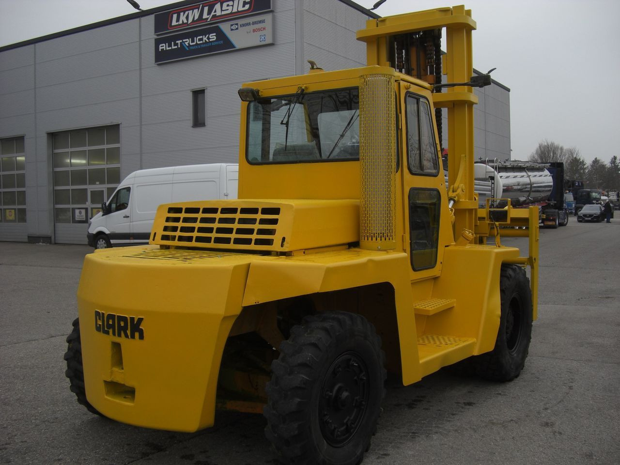 Clark C500YS225PD Clark C500YS225PD - Carrello elevatore diesel: foto 2 Clark C500YS225PD Clark C500YS225PD - Carrello elevatore diesel: foto 2
