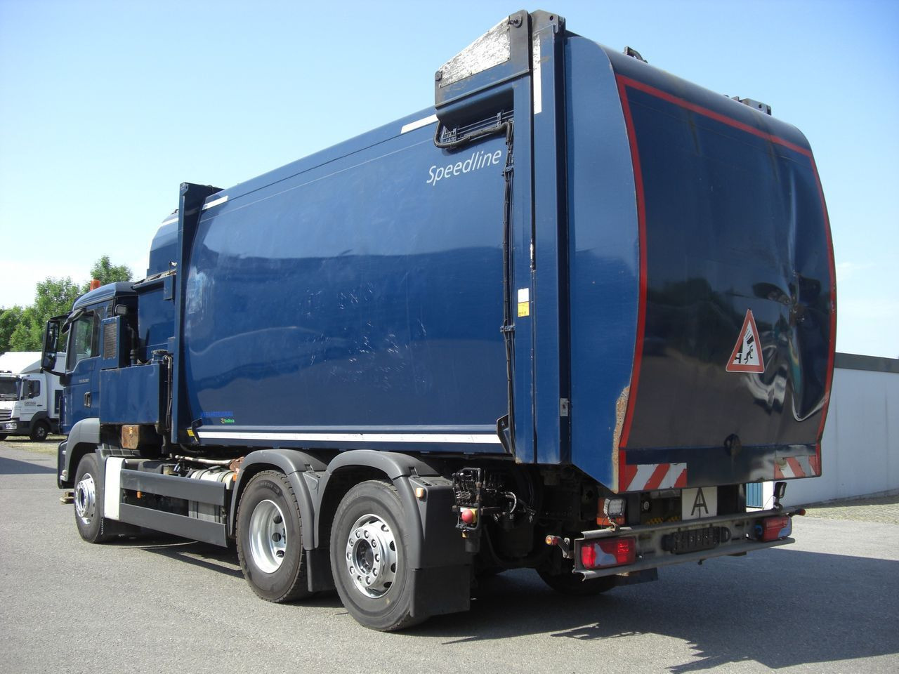 MAN 26360FNLL / SEITENLADER MAN 26360FNLL / SEITENLADER - Camion immondizia: foto 4 MAN 26360FNLL / SEITENLADER MAN 26360FNLL / SEITENLADER - Camion immondizia: foto 4