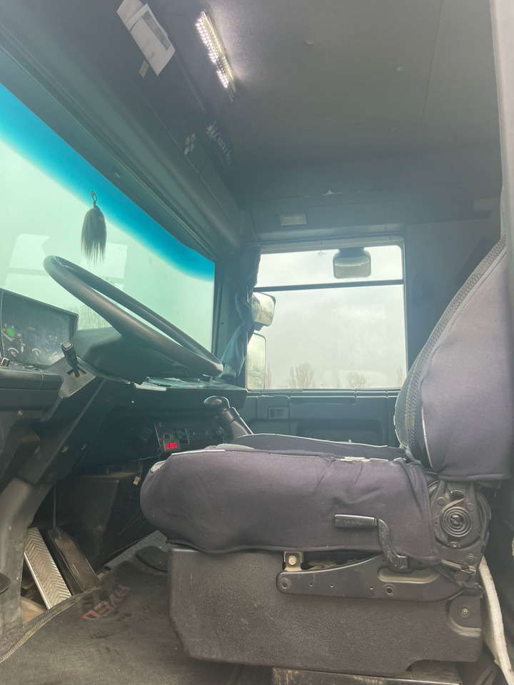 RENAULT - Trattore stradale: foto 4 RENAULT - Trattore stradale: foto 4