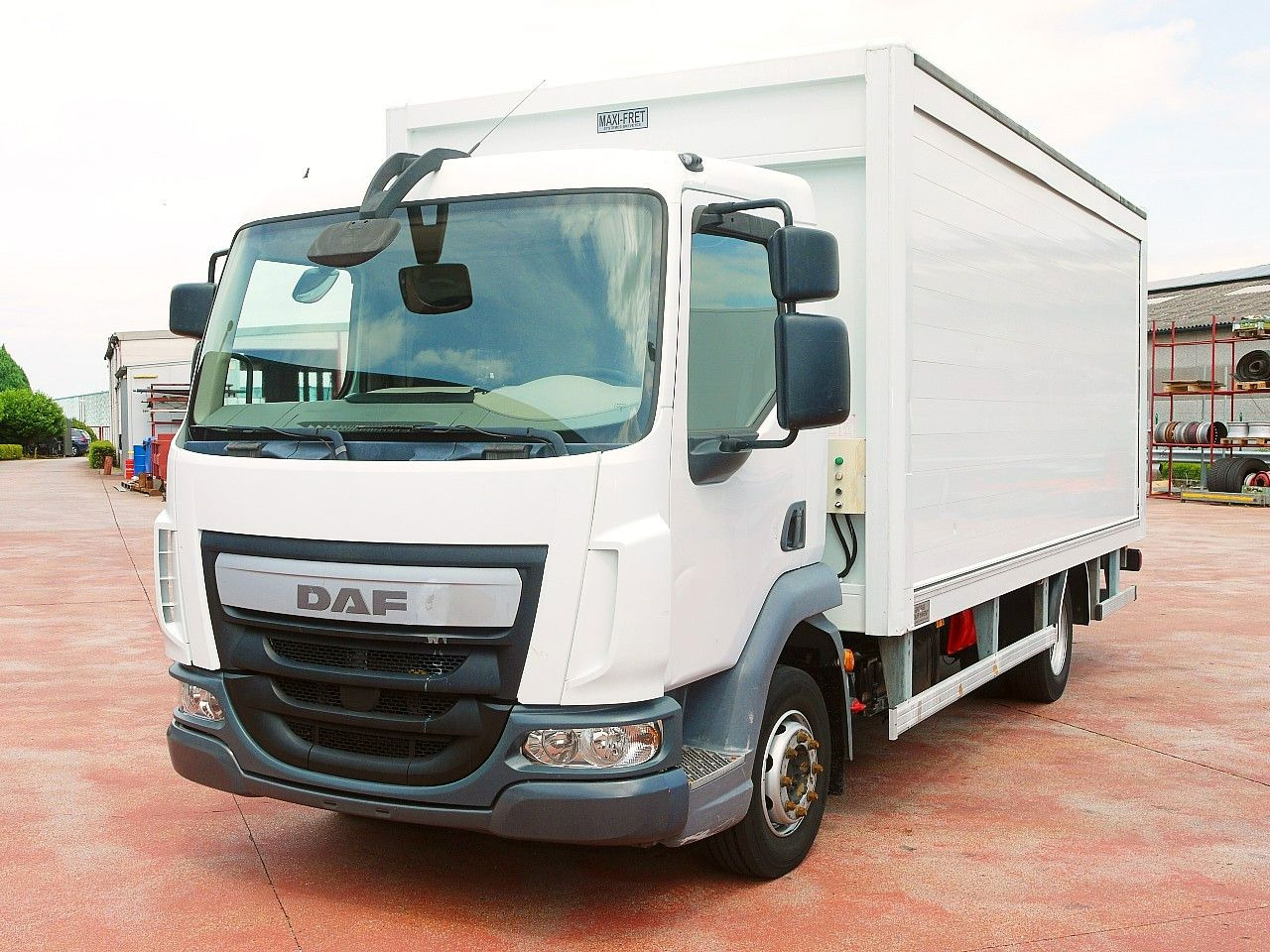 DAF LF 180 12 GETRANKENWAGEN LBW LUFT - Autocarro trasporto di bevande: foto 5 DAF LF 180 12 GETRANKENWAGEN LBW LUFT - Autocarro trasporto di bevande: foto 5