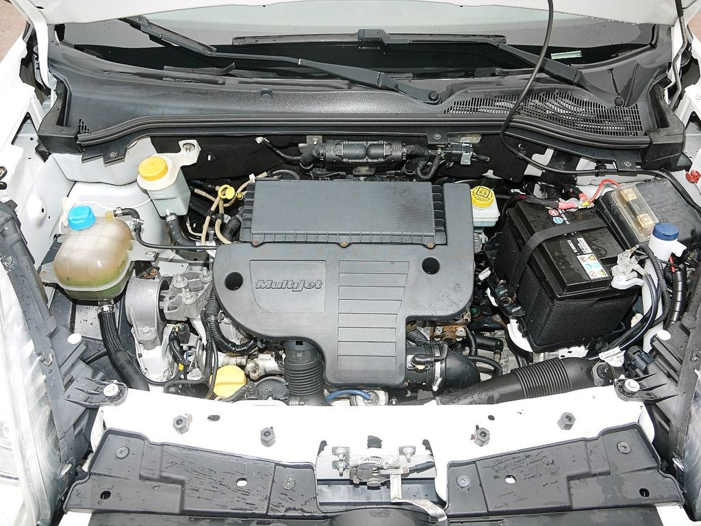 Furgone frigo Fiat 1.3 DOBLO KUHLKOFFER RELEC FROD TR22 -20C Fiat 1.3 DOBLO KUHLKOFFER RELEC FROD TR22 -20C: foto 17 Furgone frigo Fiat 1.3 DOBLO KUHLKOFFER RELEC FROD TR22 -20C Fiat 1.3 DOBLO KUHLKOFFER RELEC FROD TR22 -20C: foto 17